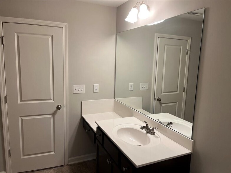 Building Photo - 4720 Beacon Ridge Ln