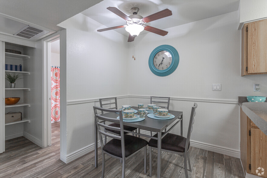 2BR, 2BA - Classic Dining Area - Urban Walk Apartments