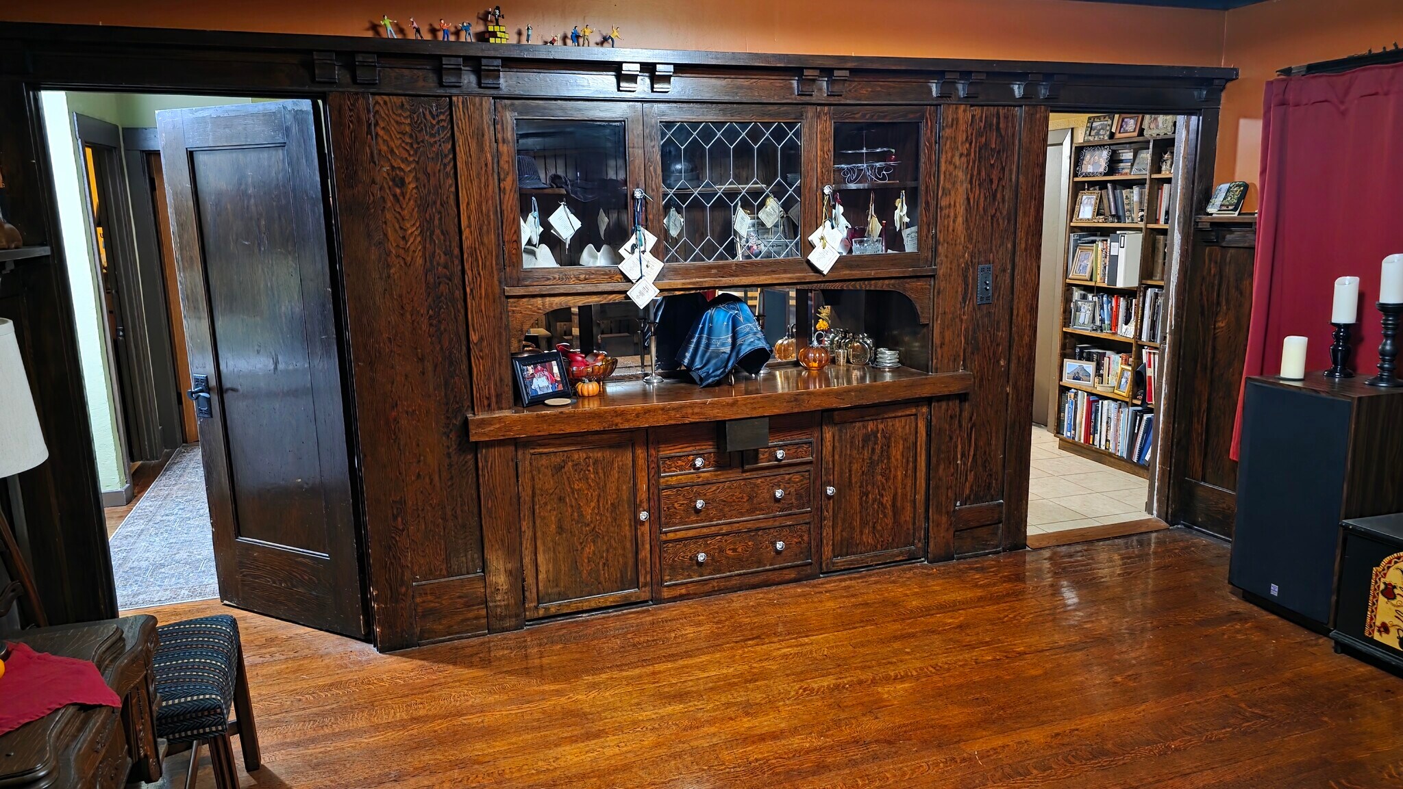 Studio / Formal Dining Area - 1415 W 49th St