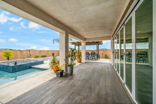 Building Photo - 32847 Bachelor Peak St