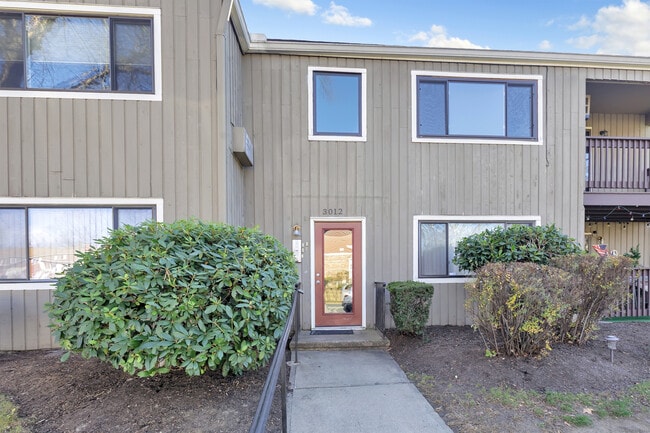 Building Photo - 3012 Madison Ave