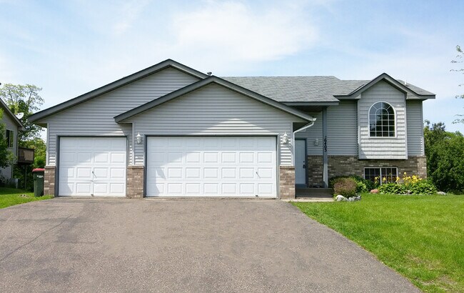 Building Photo - 6403 River Mill Dr