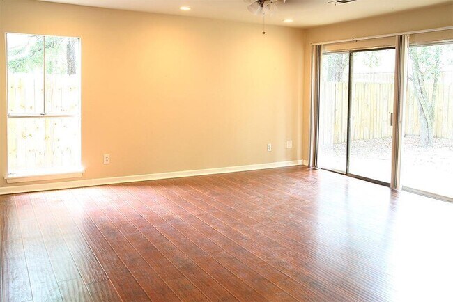 Building Photo - 9 Wolfhound Ln