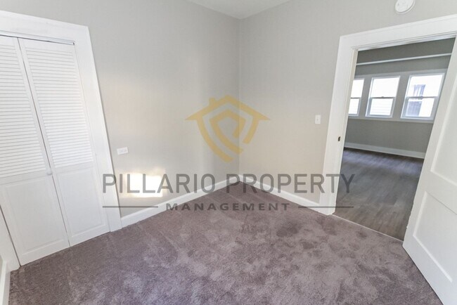 Building Photo - Charming 3-Bedroom Bungalow Near Garfield ...