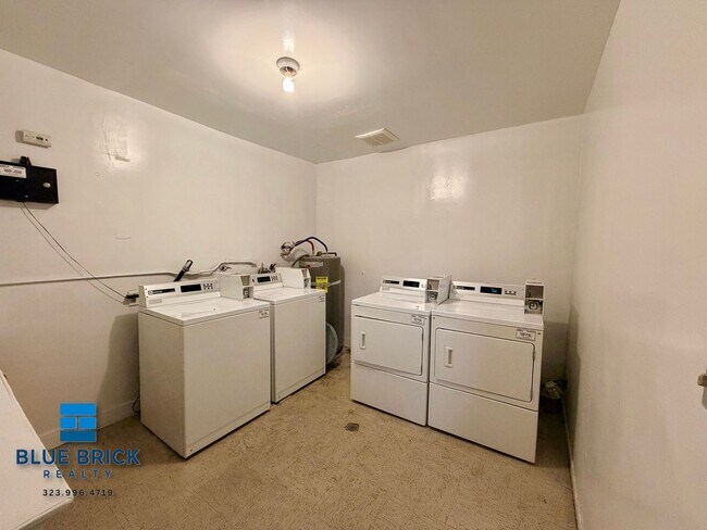 Building Photo - 12325 Chandler Blvd