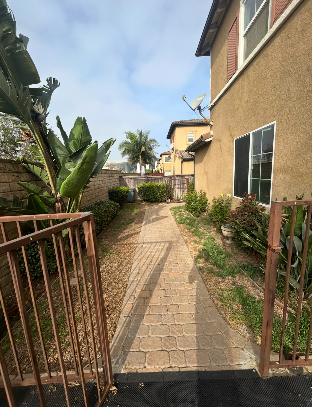 Building Photo - 3630 W Medici Ln
