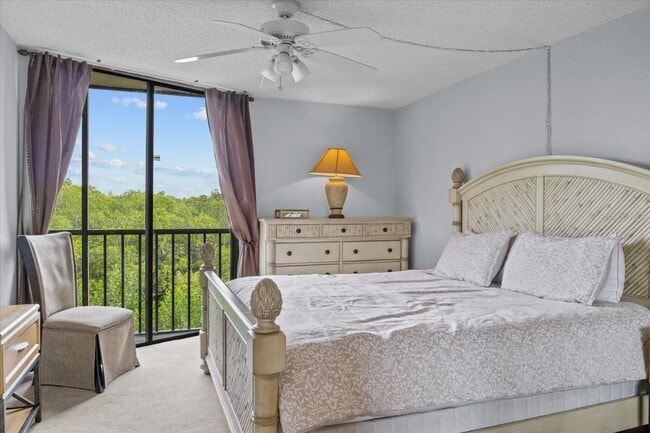 Building Photo - 900 Cove Cay Dr