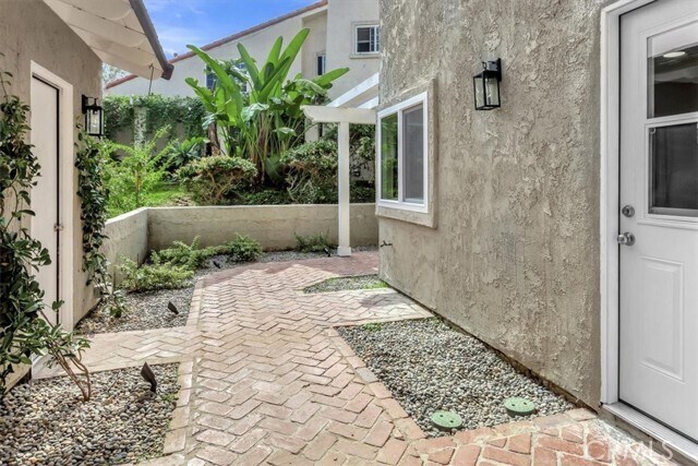 Building Photo - 2773 Vista Umbrosa