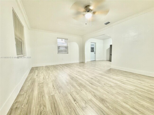 Building Photo - 729 NW 114th St