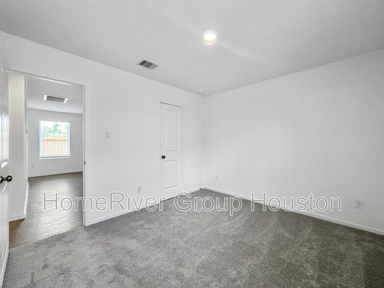 Building Photo - 6022 Standpiper Lp