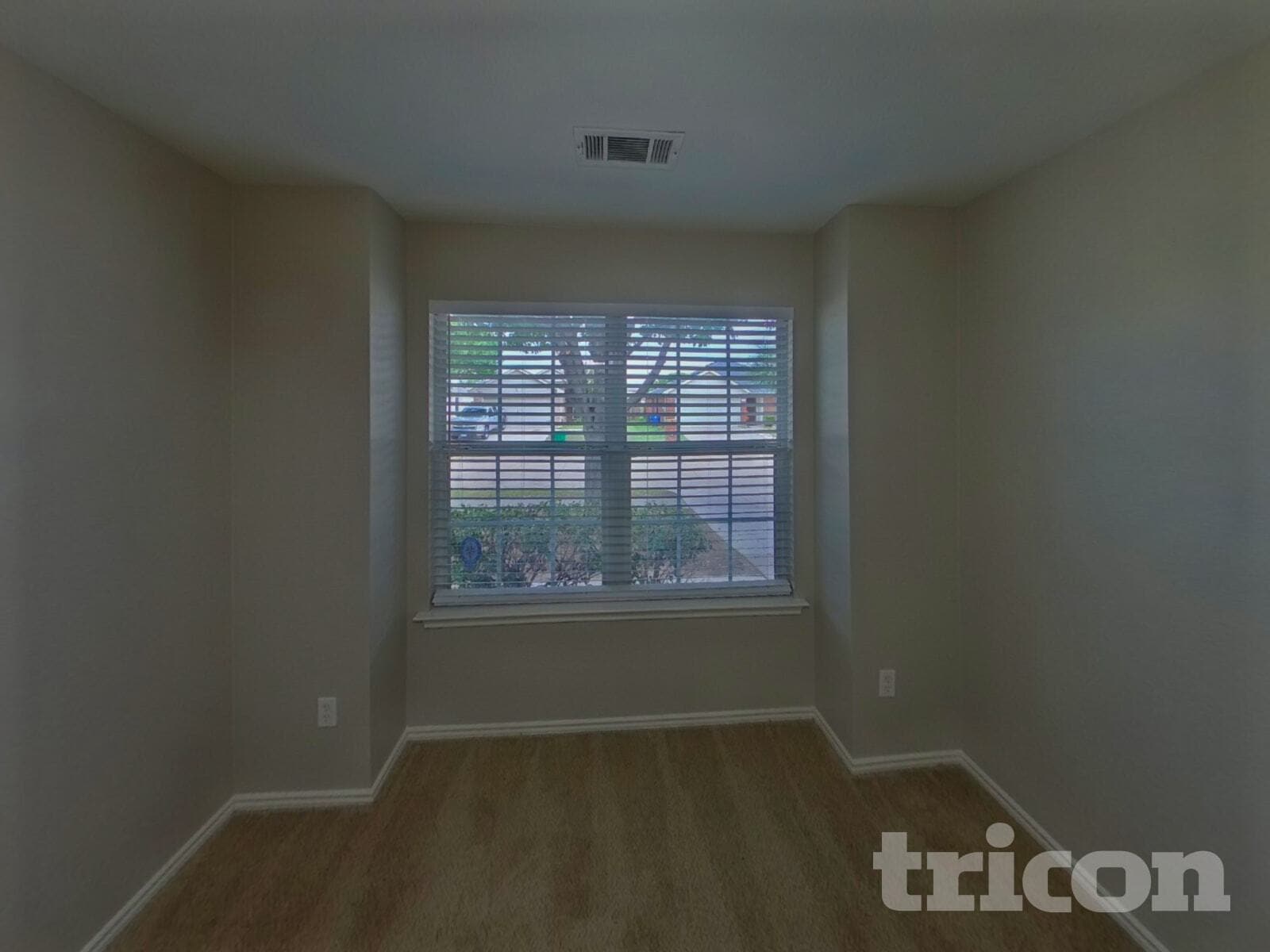Building Photo - 1145 Boxwood Dr