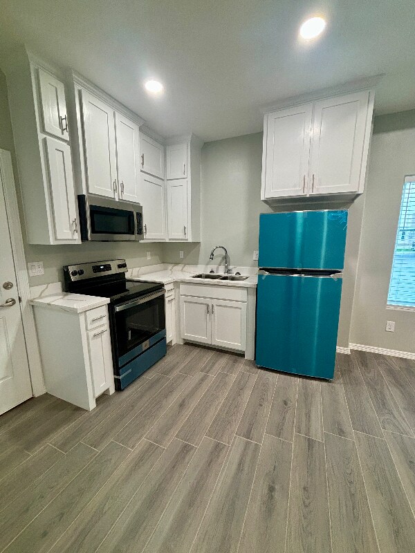 Building Photo - 3012 W Kenwood St