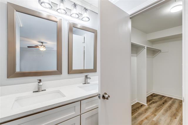 Building Photo - 15909 Archwood Ln