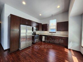 Building Photo - 1224 5th St