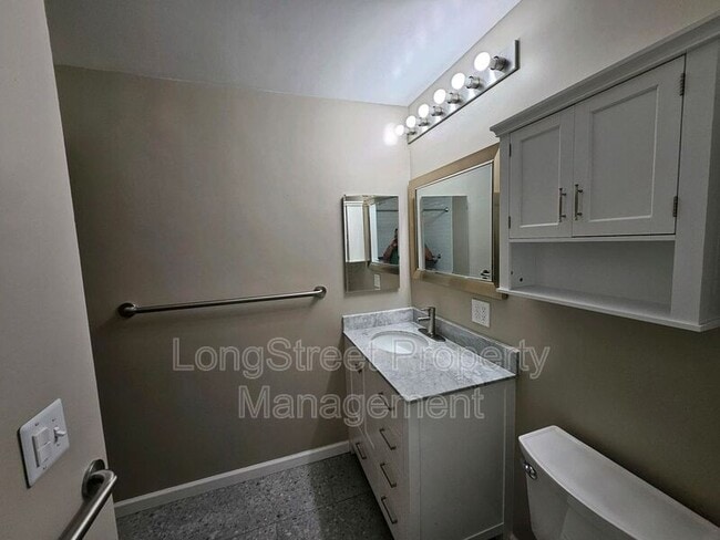 Building Photo - 12612 NE Prescott Dr
