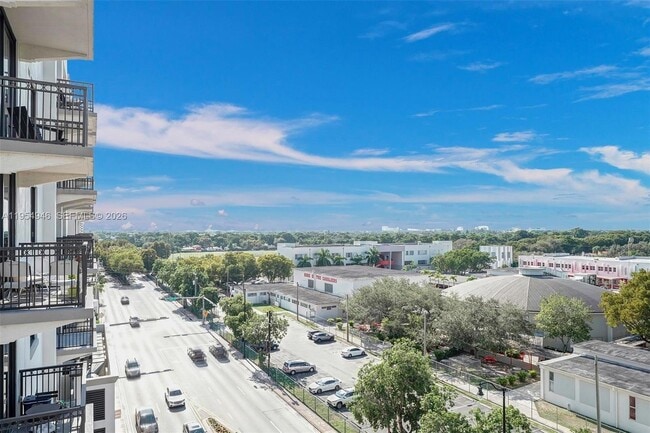 Building Photo - 301 Altara Ave