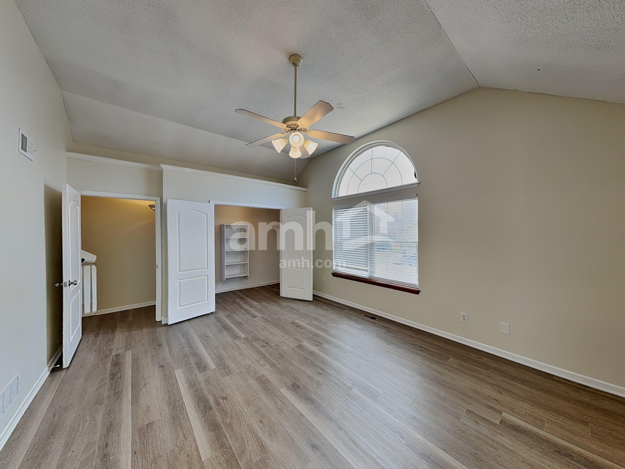 Building Photo - 713 Derby St