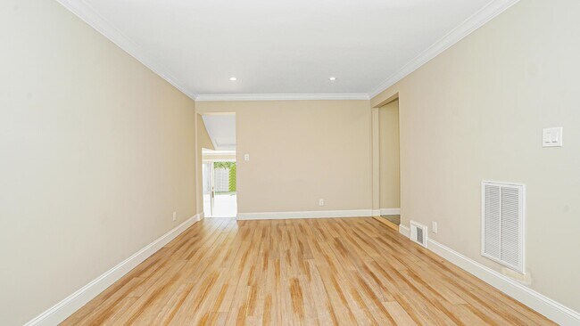 Building Photo - 2282 3rd St