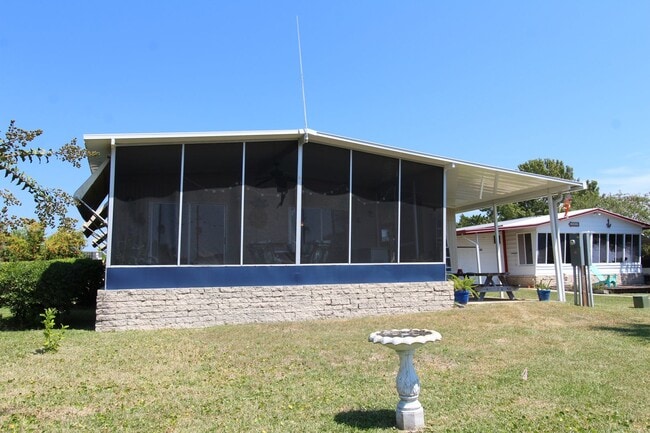 Building Photo - Waterfront Short-Term Rental – Fully Furnished | 3 Bed, 2 Bath | $1800/month