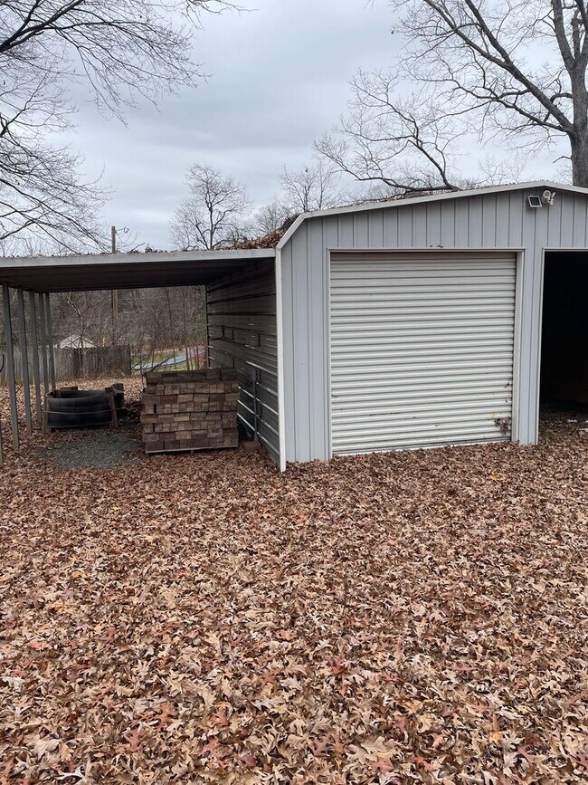 Building Photo - 2812 Kecoughtan Rd