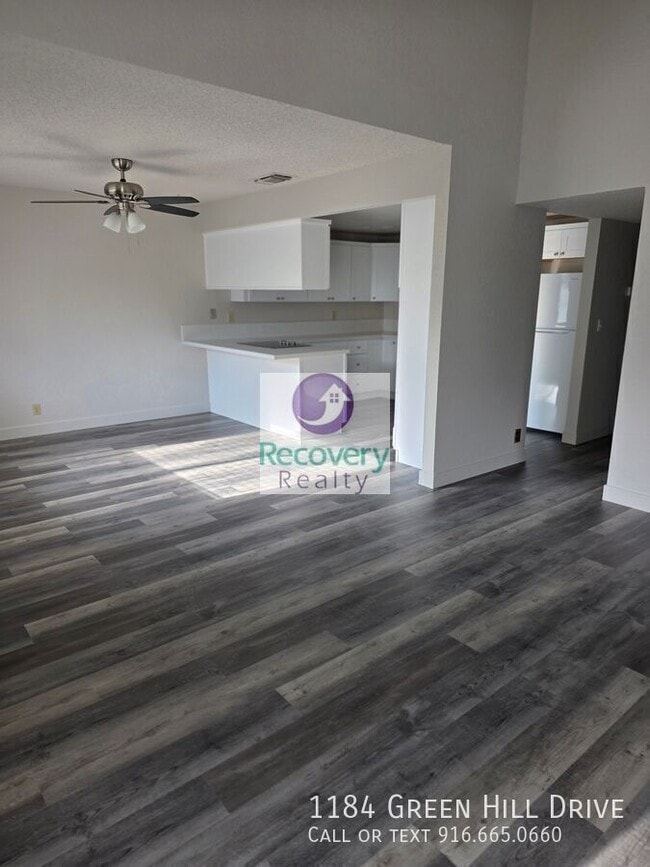 Building Photo - 1184 Green Hill Dr