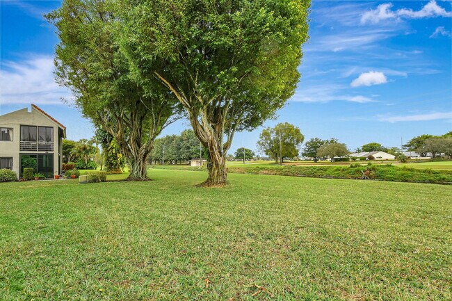 Building Photo - 5519 Fairway Park Dr