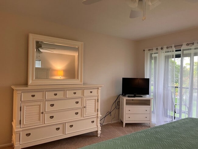 Building Photo - 2bd/2ba Townhome