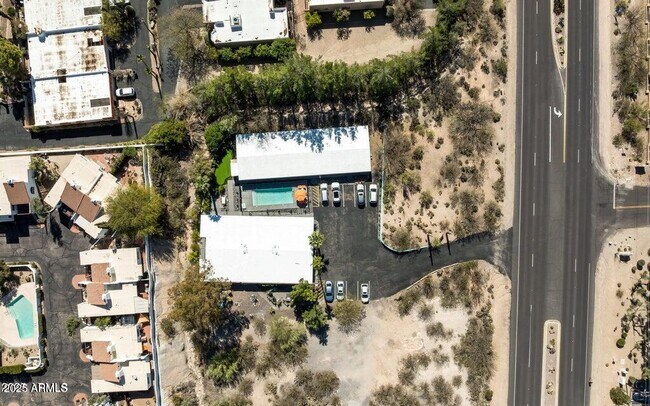 Building Photo - 7440 E Cave Creek Rd
