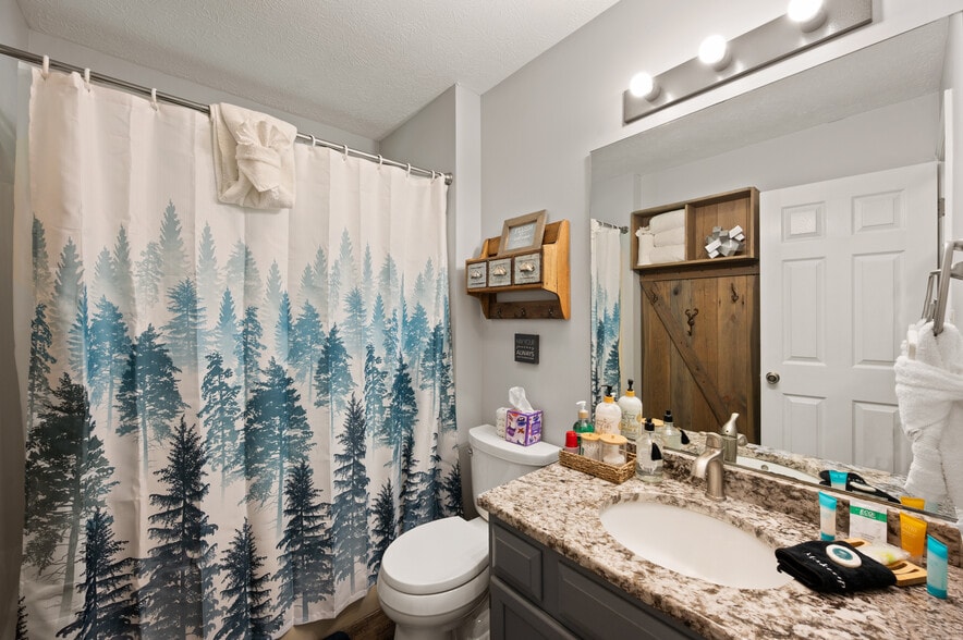 Building Photo - 930 Hideaway Hills Cir