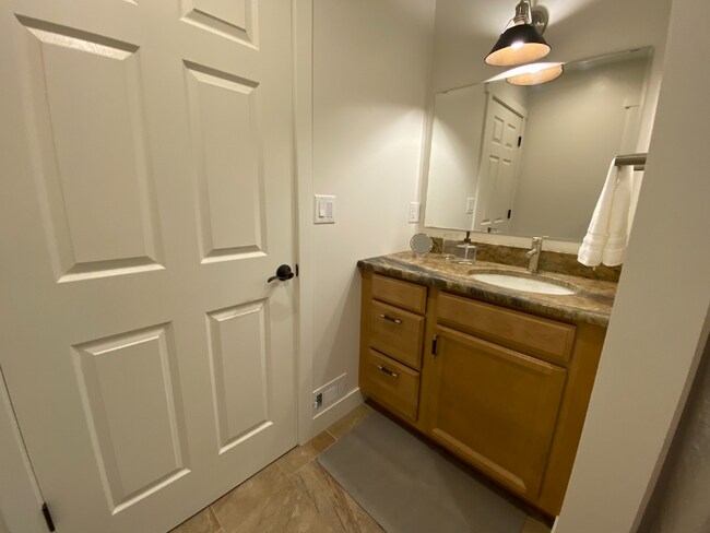 Building Photo - 2048 Marina Ct