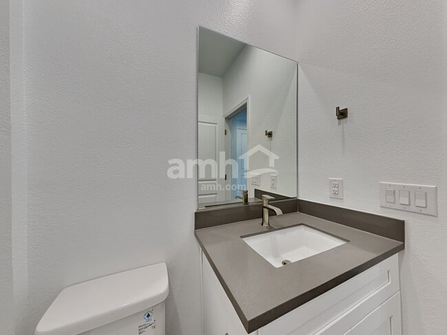 Building Photo - 9121 Liberty Cap Ct