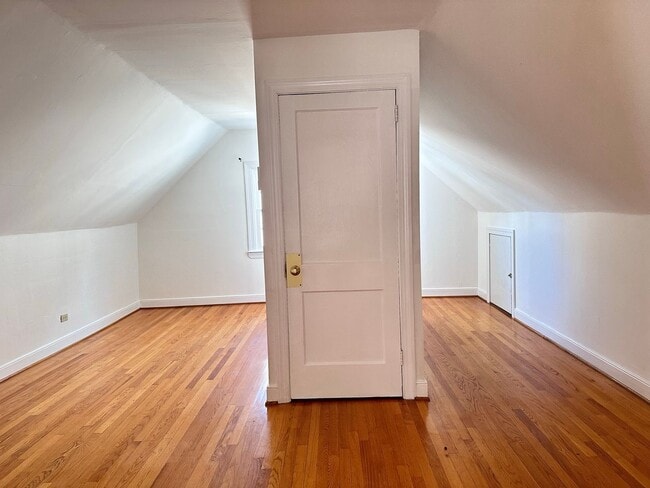 Building Photo - 122 Summit St