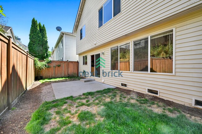 Building Photo - 3 BED & 2.5 BATH TOWNHOUSE FOR RENT