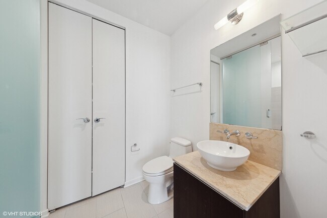 Building Photo - 600 N Fairbanks Ct