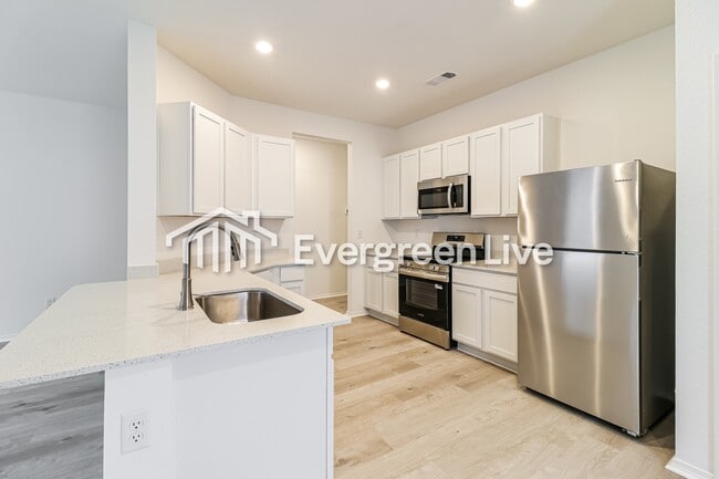 Building Photo - 110 Terrence Dr