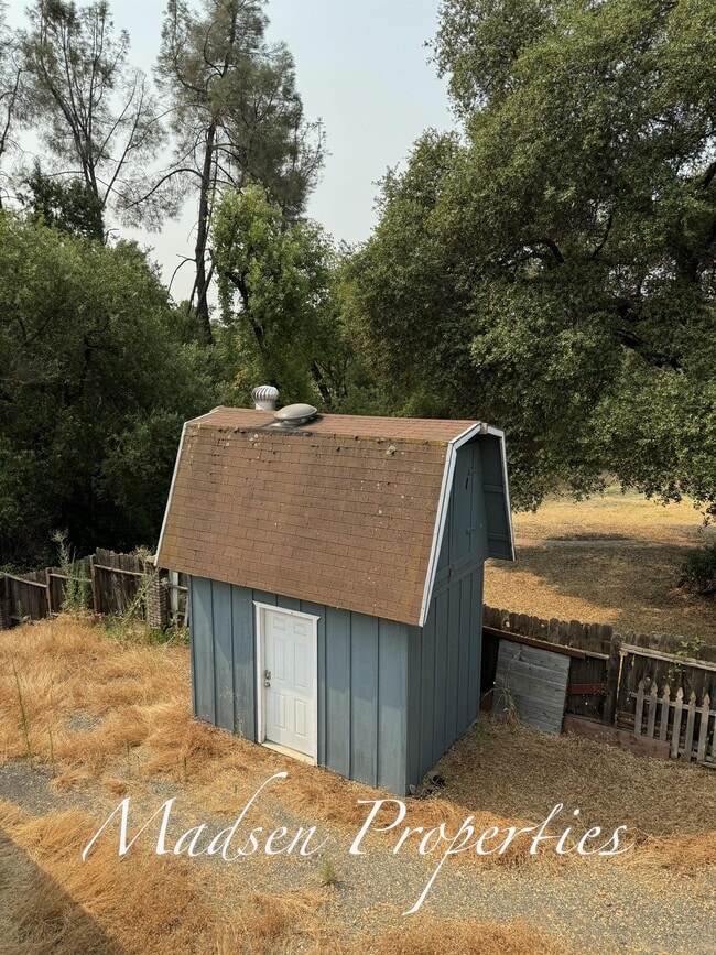 Building Photo - 20 Fairhill Dr