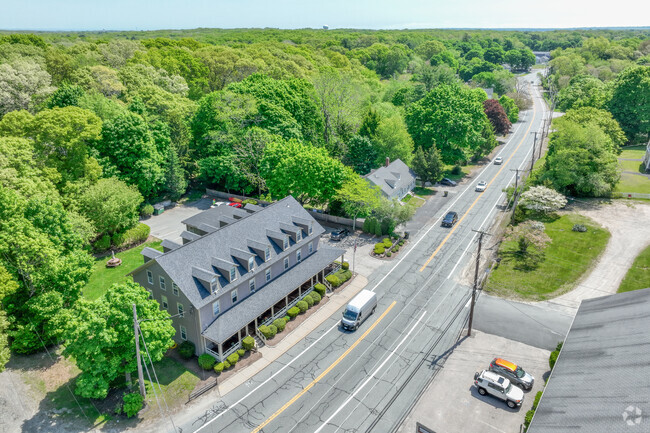 611 Ten Rod Rd North Kingstown, RI 02852 - 611 Ten Rod Rd