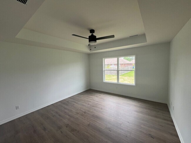 Building Photo - BRAND-NEW 3-bedroom, 2-bath, 3-car garage ...