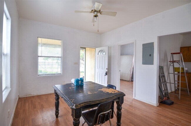 Building Photo - 10340 Tanner Rd