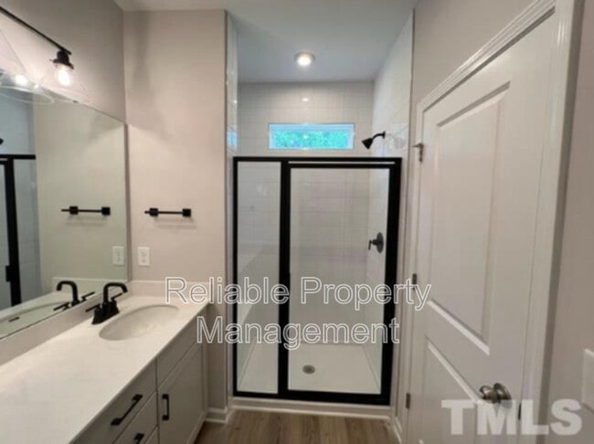 Building Photo - 3311 Oak Pass Dr