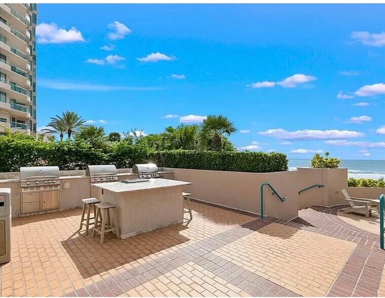 Building Photo - 1520 Gulf Blvd
