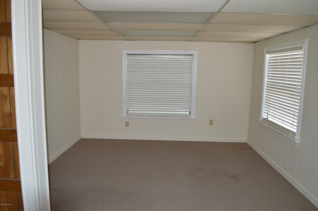 Building Photo - 3648 Riverside Ave