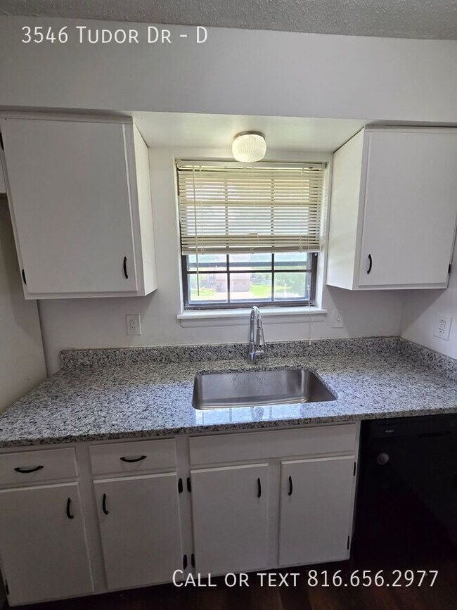 Building Photo - 3546 Tudor Dr