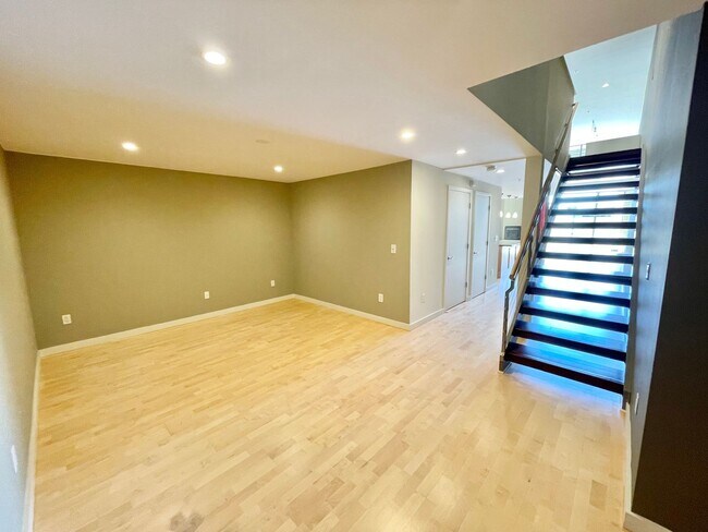 Building Photo - 1247 Harrison St