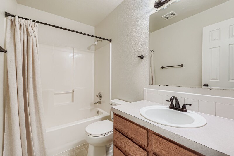 Building Photo - 534 Springwood Ct