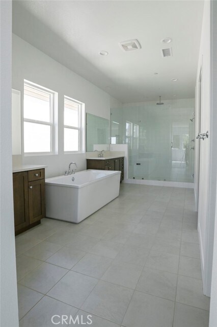 Building Photo - 20552 Edgewood Ct