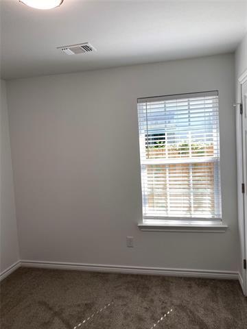 Building Photo - 521 E Sears St