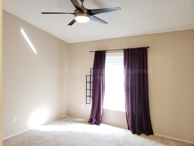 Building Photo - 2226 Justin Ave