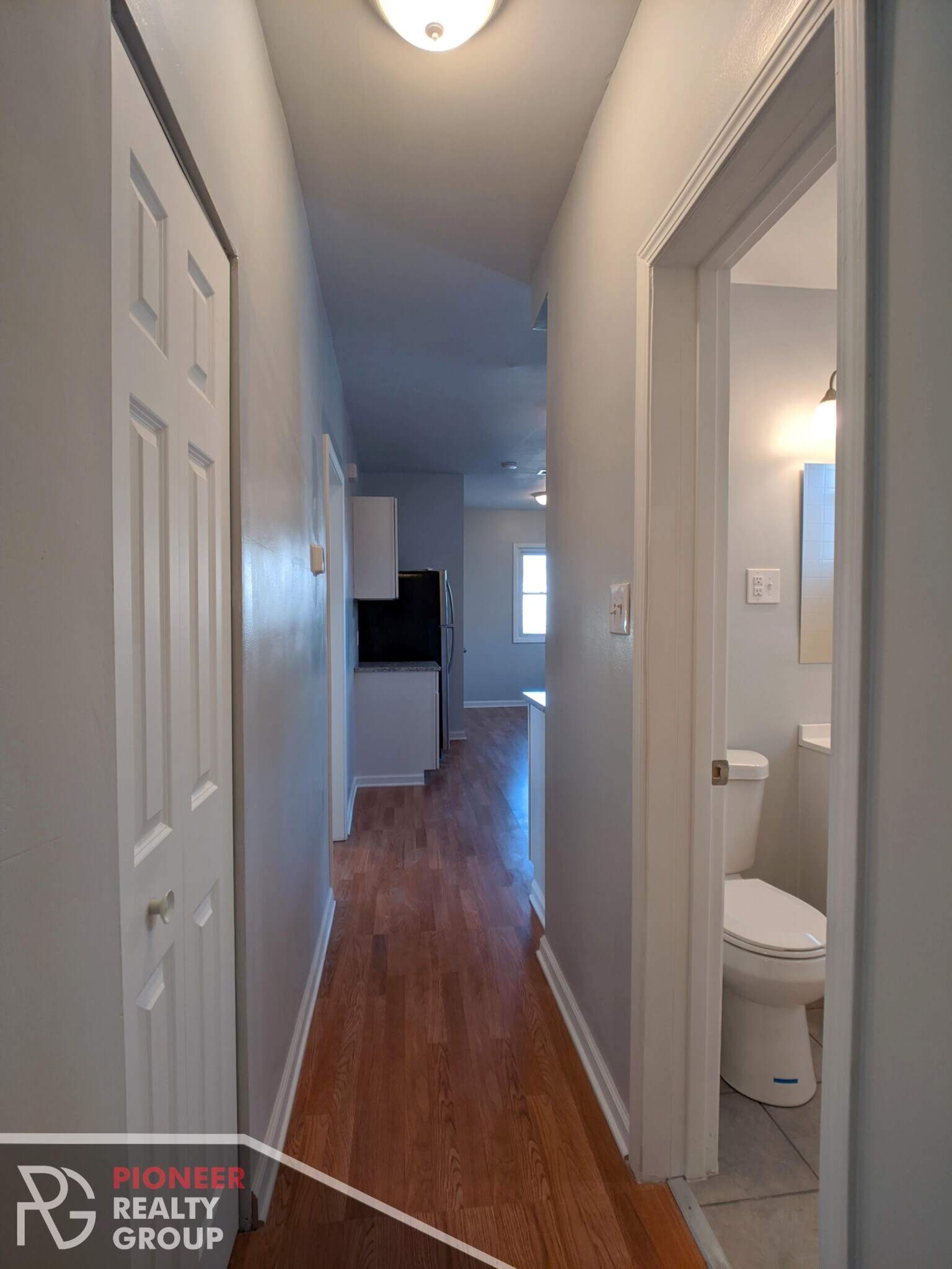 Building Photo - 1520 W Melrose St