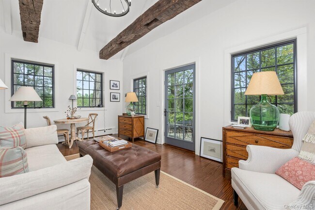 Building Photo - 74 Melville Rd